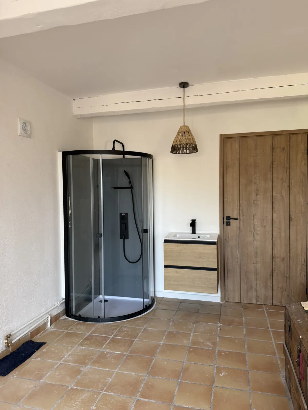 Rénovation de salle de bain à Brignoles (Var) — avant/après, réalisation Tinker